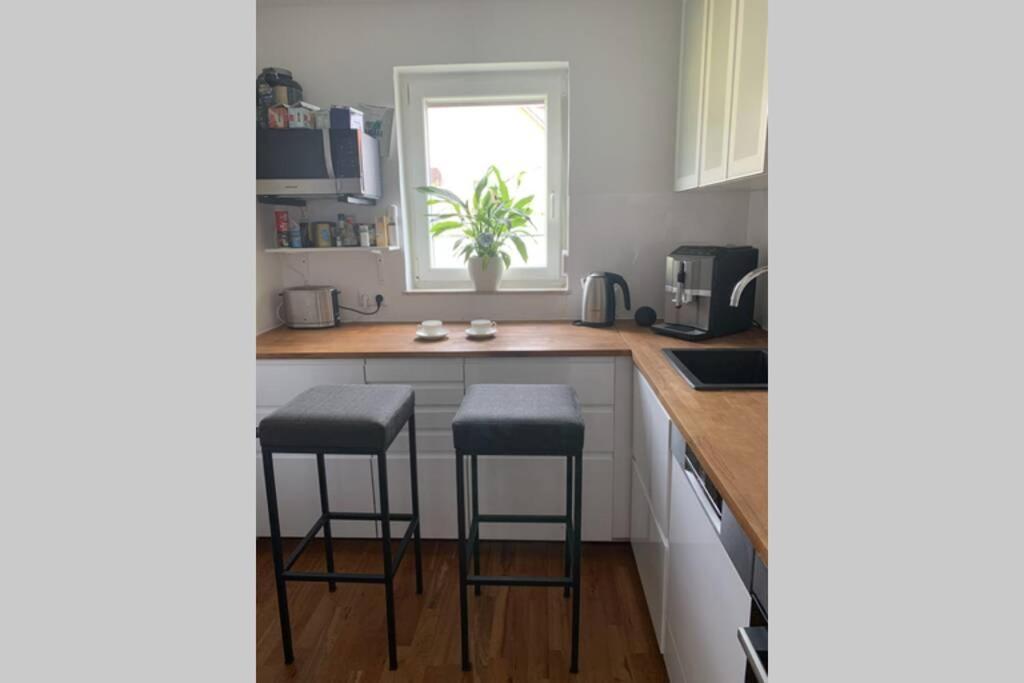 Gemuetliche 3 Zimmer Wohnung Mit Grosszuegiger Terrasse Im Gruenen Reutlingen Exteriér fotografie